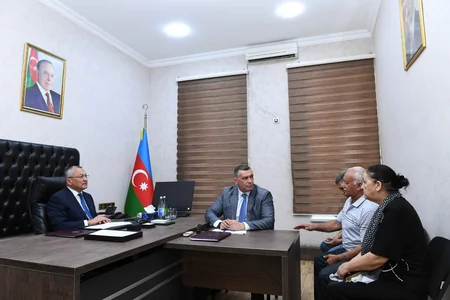 Rövşən Rzayev vətəndaş qəbulu keçirib