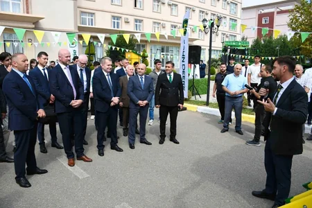 John Deerein yeni nəsil pambıqyığan kombaynları təqdim olunub