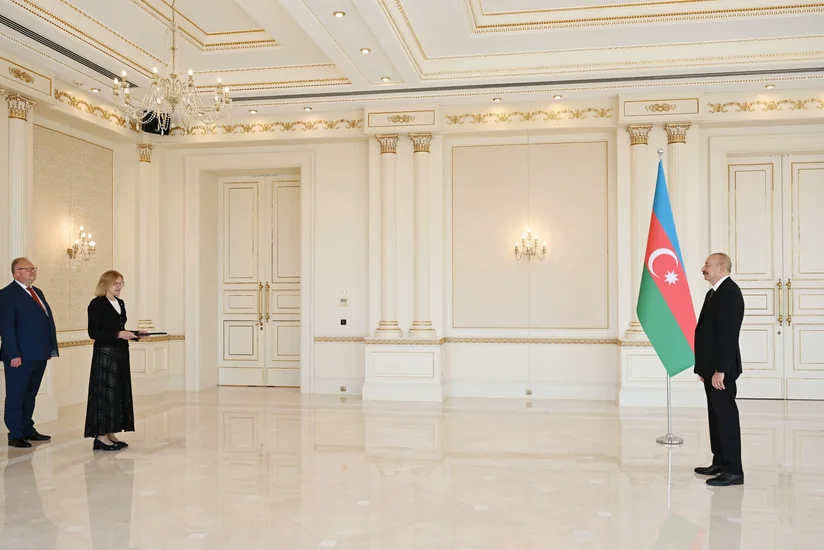 İlham Əliyev Estoniyanın Azərbaycanda yeni təyin olunmuş səfirini qəbul edib