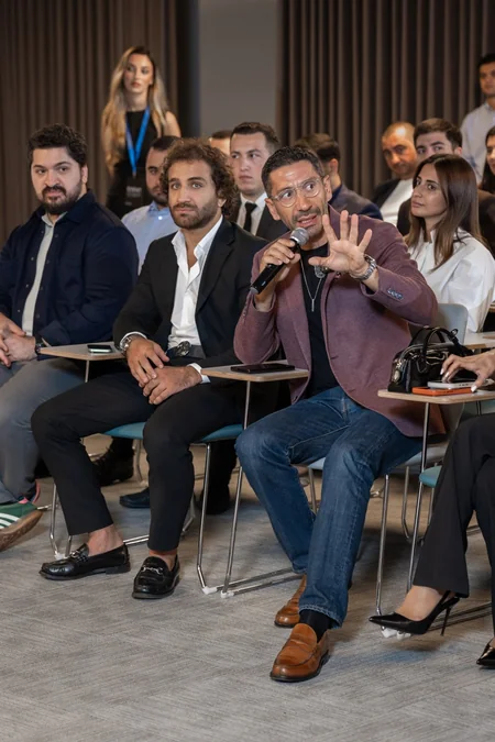InvestAZ PRO APP yeni kampaniya filmində peşəkar qərarların arxasındakı yanaşmanı göstərir