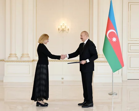 İlham Əliyev Estoniyanın Azərbaycanda yeni təyin olunmuş səfirini qəbul edib