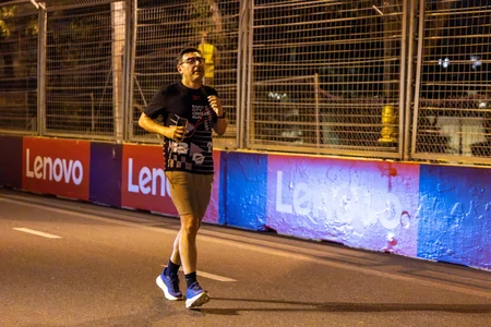 Formula 1: Bakı Şəhər Halqasında yüzlərlə insan yürüş edib