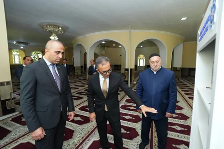 Ramin Məmmədov Cümə və İmam Zaman məscidlərini ziyarət edib