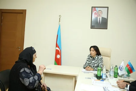 Səbinə Əliyeva Lənkəranda vətəndaşları qəbul edib
