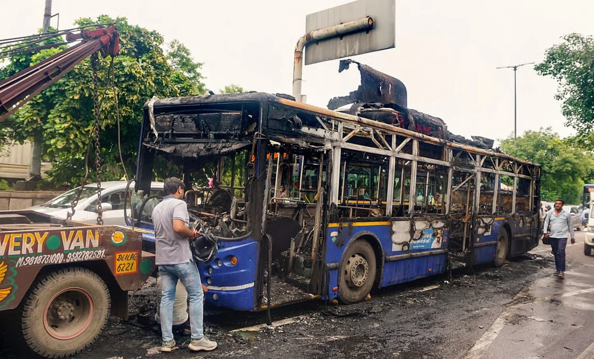 9 killed after bus catches fire in outskirts of Indian capital