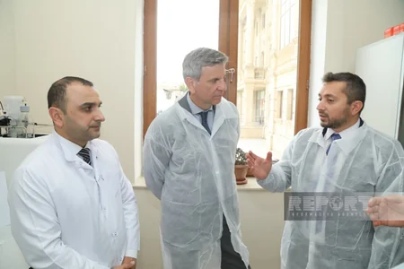 FAO nümayəndəsi Mərkəzi Laboratoriyanın fəaliyyəti ilə tanış olub