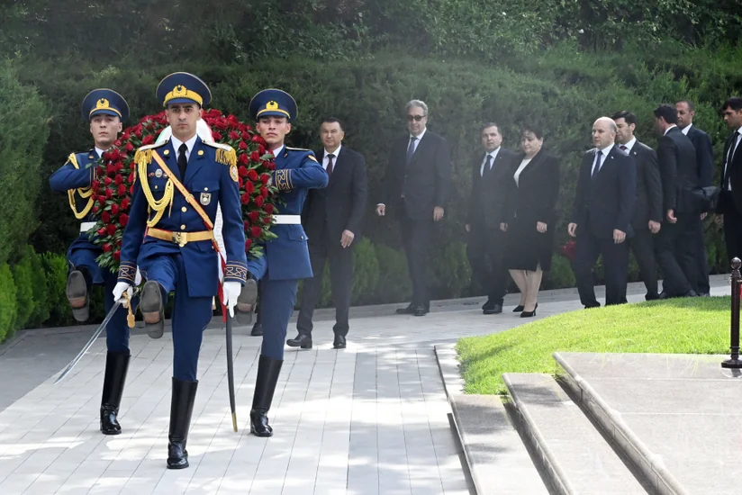 Tajik premier visits Victory Park in Baku
