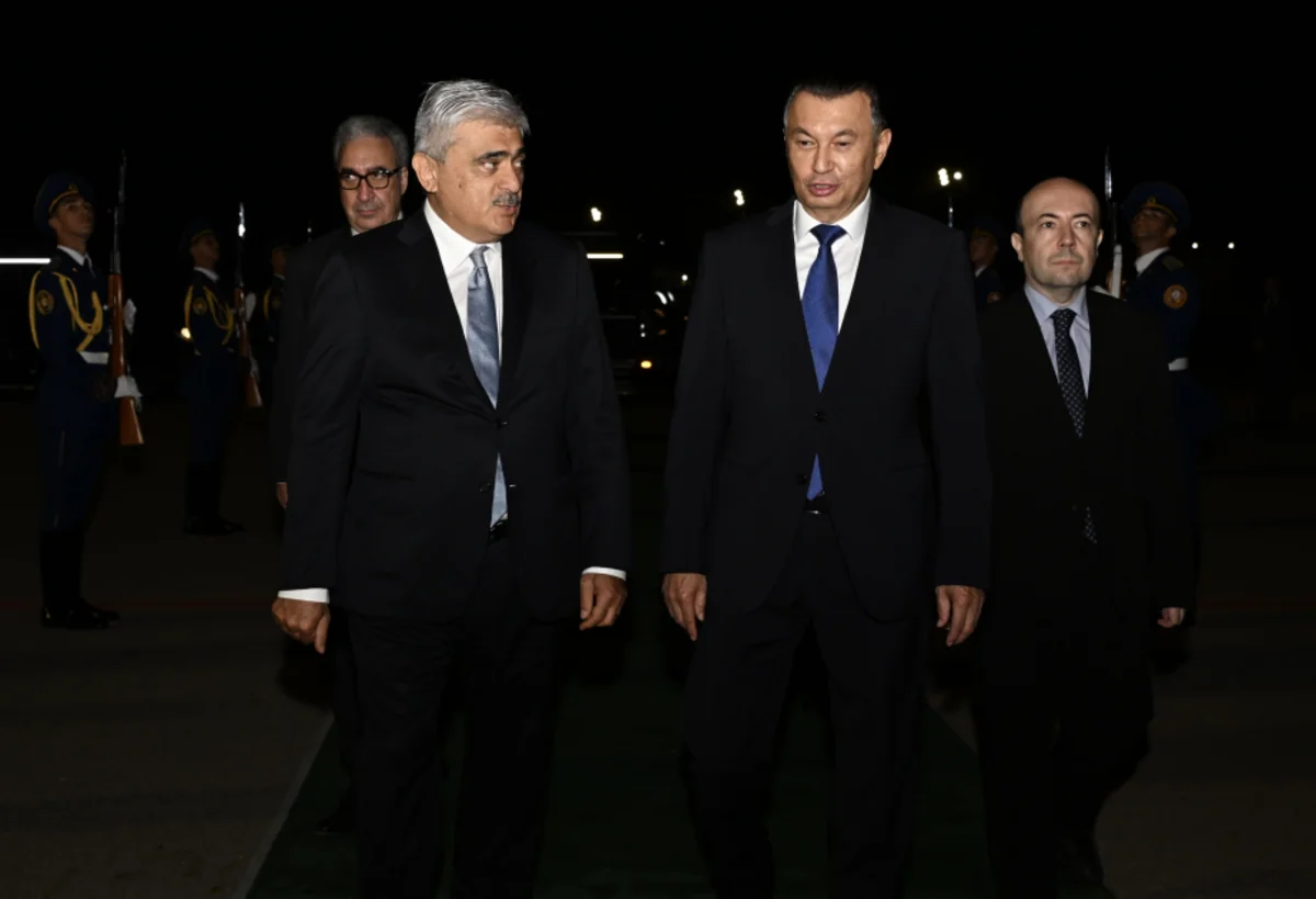 Tajik PM arrives in Azerbaijan