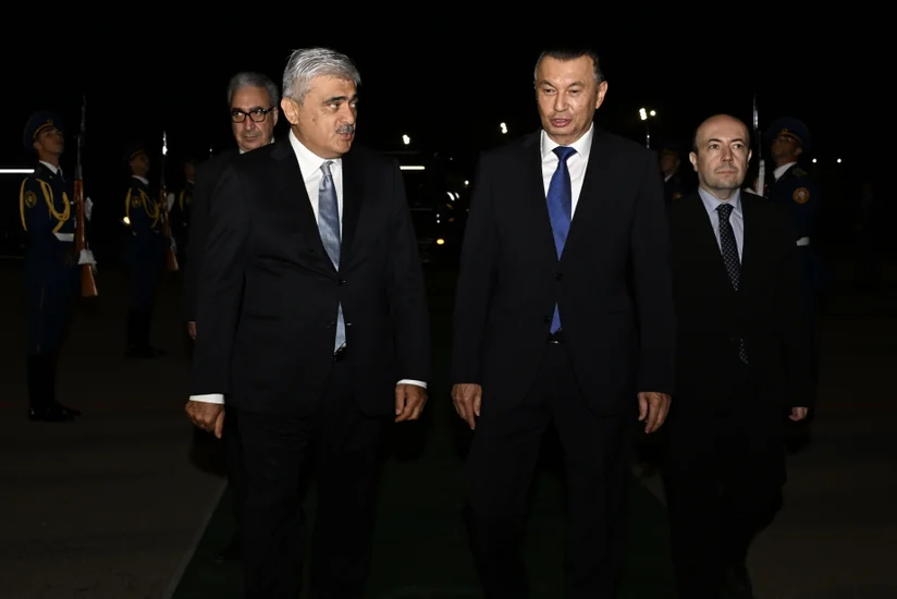 Tajik PM arrives in Azerbaijan