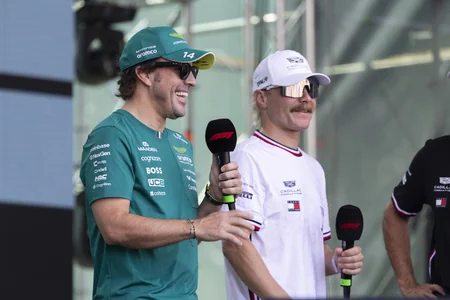 Formula 1 pilotları Bakıda azarkeşlərlə görüşüb