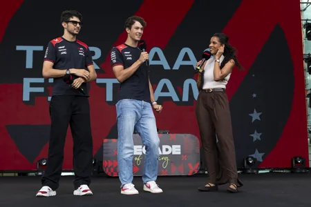 Formula 1 pilotları Bakıda azarkeşlərlə görüşüb