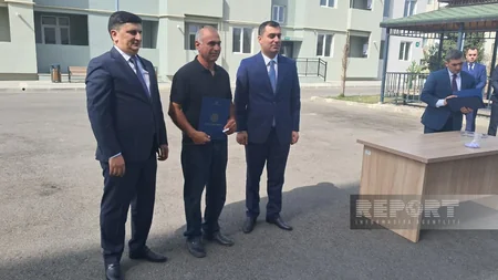 Yevlaxda şəhid ailələri və müharibə ilə əlaqədar əlilliyi olan şəxslərə 50 mənzil verilib