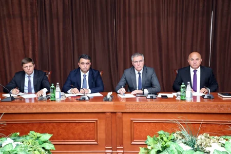 Azər Məmmədov Xankəndidə vətəndaşların müraciətlərini dinləyib
