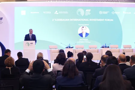 Beynəlxalq maliyyə əməkdaşlığı: inkişaf üçün tərəfdaşlıqların qurulması mövzusunda sessiya təşkil olunub