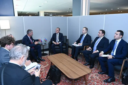 Jeyhun Bayramov, Slovenia's foreign minister discuss expanding energy and transit cooperation