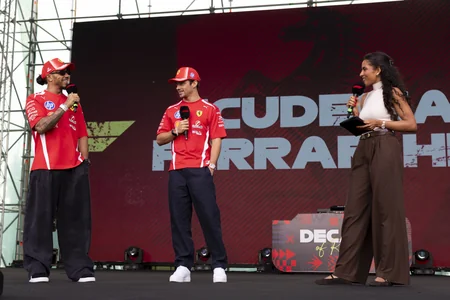 Formula 1 pilotları Bakıda azarkeşlərlə görüşüb