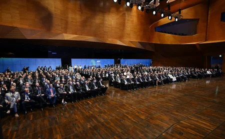 İlham Əliyev II Azərbaycan Beynəlxalq İnvestisiya Forumu çərçivəsində keçirilən tədbirdə iştirak edib - YENİLƏNİB