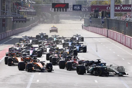 Formula 1: Corc Rassell ilk dəfə Azərbaycan Qran-prisinin qalibi olub - YENİLƏNİB-5
