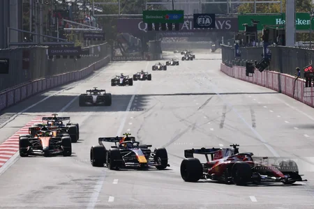 Formula 1: Corc Rassell ilk dəfə Azərbaycan Qran-prisinin qalibi olub - YENİLƏNİB-5