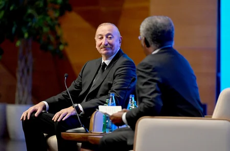 İlham Əliyev II Azərbaycan Beynəlxalq İnvestisiya Forumu çərçivəsində keçirilən tədbirdə iştirak edib - YENİLƏNİB