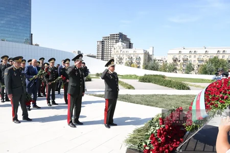 Глава МЧС посетил памятник Победы
