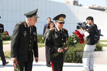 Глава МЧС посетил памятник Победы