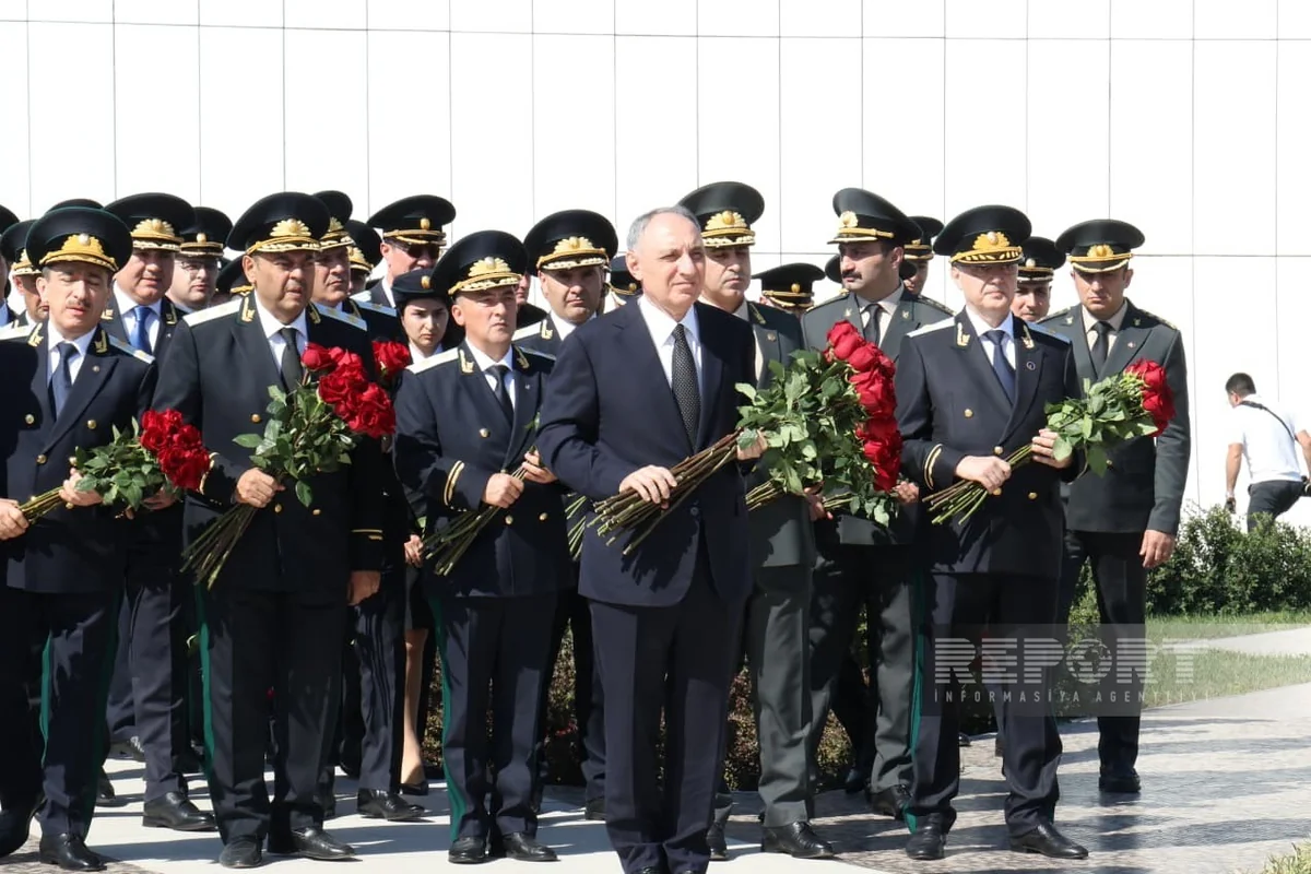 Kamran Aliyev and Prosecutor General's Office staff visit Victory Monument