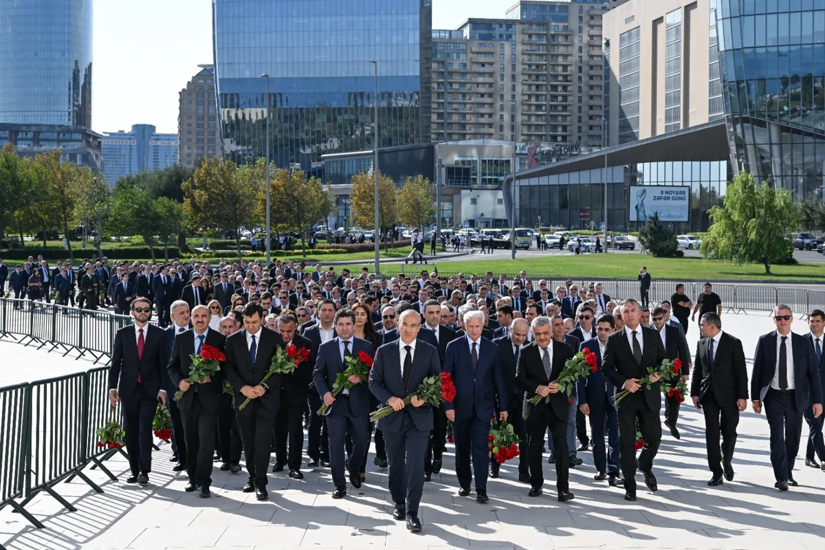 Коллектив Минэкономики посетил Парк Победы