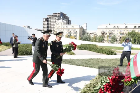 Глава МЧС посетил памятник Победы