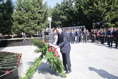 Xaçmaz rayonunda Anım Günü ilə əlaqədar Şəhidlər xiyabanı ziyarət edilib