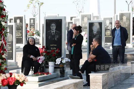 Vətən müharibəsinin ildönümü ilə əlaqədar Hərbi Memorial Məzarlığa ziyarət başlayıb