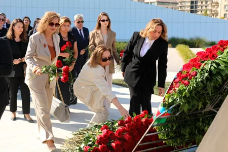 Səhiyyə Nazirliyinin rəhbərliyi Zəfər parkını ziyarət edib