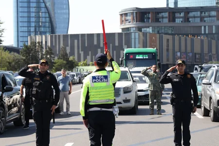 Azərbaycanda şəhidlərin xatirəsi bir dəqiqəlik sükutla yad edilib