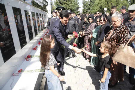 Xaçmaz rayonunda Anım Günü ilə əlaqədar Şəhidlər xiyabanı ziyarət edilib