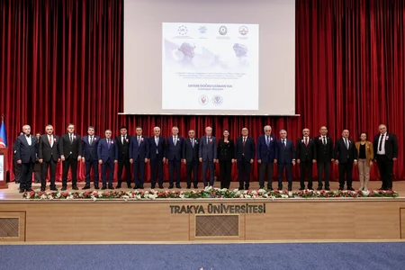 Ədirnədə Zəfərə doğru uzanan yol adlı konfransı keçirilib