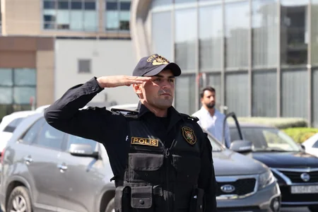 Azərbaycanda şəhidlərin xatirəsi bir dəqiqəlik sükutla yad edilib