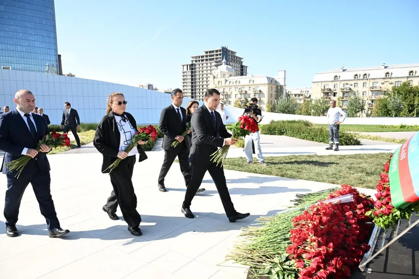 Коллектив Министерства культуры почтил память шехидов
