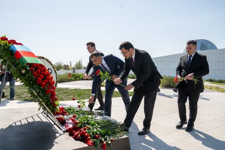 ETSN kollektivi Zəfər parkını ziyarət edib