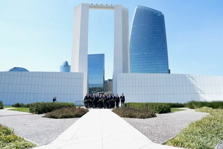 Energetika Nazirliyi və tabeli qurumların kollektivi Zəfər abidəsini ziyarət edib