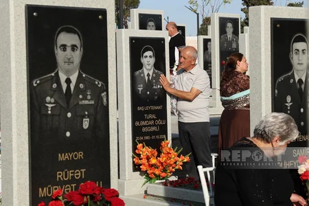 Vətən müharibəsinin ildönümü ilə əlaqədar Hərbi Memorial Məzarlığa ziyarət başlayıb