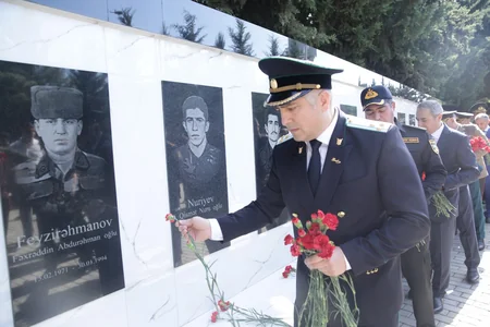 Xaçmaz rayonunda Anım Günü ilə əlaqədar Şəhidlər xiyabanı ziyarət edilib