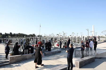 Vətən müharibəsinin ildönümü ilə əlaqədar Hərbi Memorial Məzarlığa ziyarət başlayıb