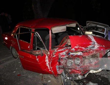 Xaçmazda minik avtomobilləri toqquşub, 9 nəfər ağır xəsarət alıb