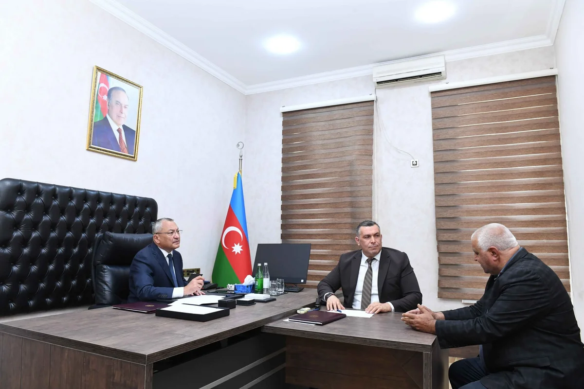 Rövşən Rzayev vətəndaş qəbulu keçirib