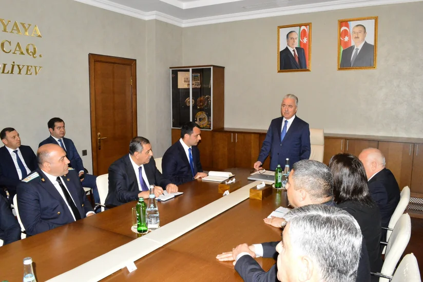 Naftalan Şəhər İcra Hakimiyyətinin başçısı kollektivə təqdim olunub