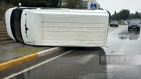 Sumqayıtda iki avtomobil toqquşub, xəsarət alanlar var
