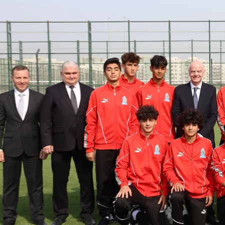 FIFA prezidenti Canni İnfantino Bakıda Azərbaycanın U-15 millisi ilə görüşməsi barədə paylaşım edib
