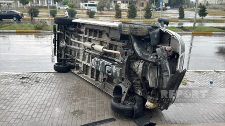 Sumqayıtda iki avtomobil toqquşub, xəsarət alanlar var