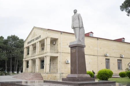 Məcnun Məmmədov Şabranda vətəndaşları qəbul edib