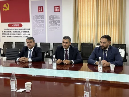 Azerbaijani agriculture delegation studies modern farming technologies in China